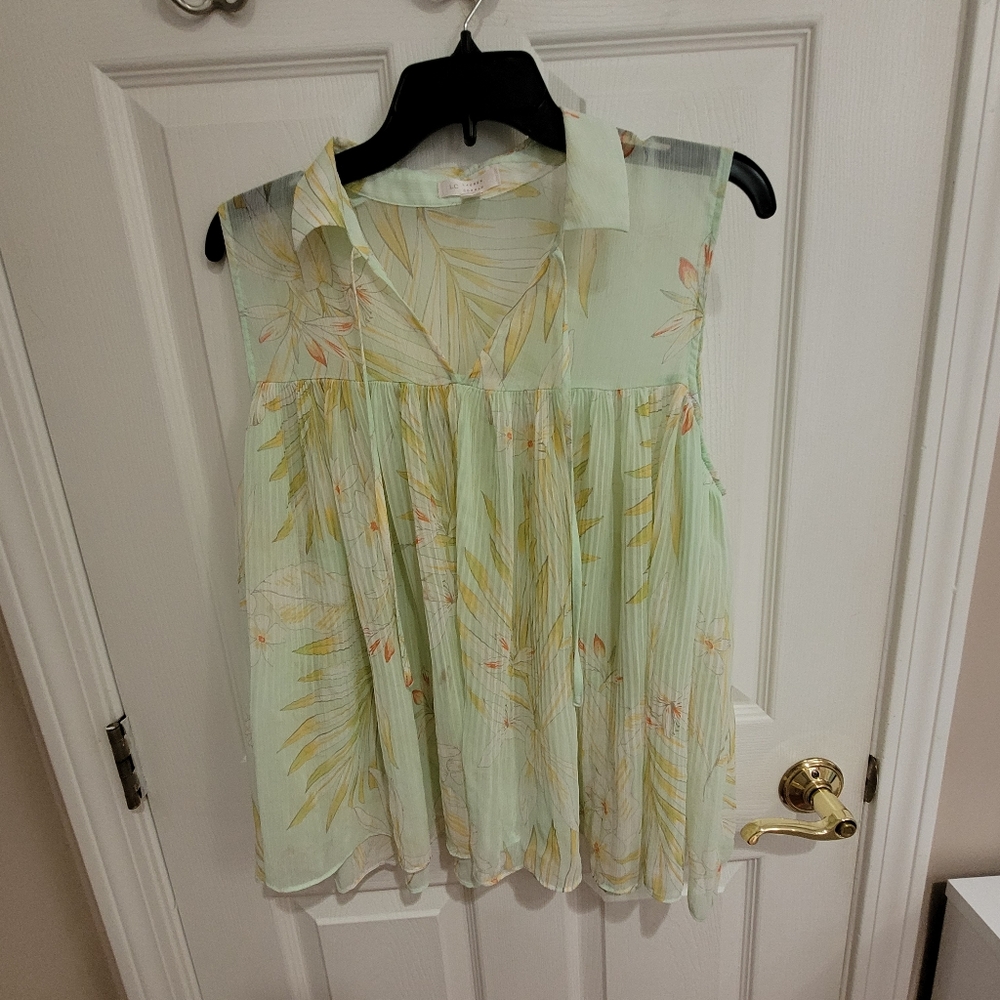 Women Sleeveless shirt